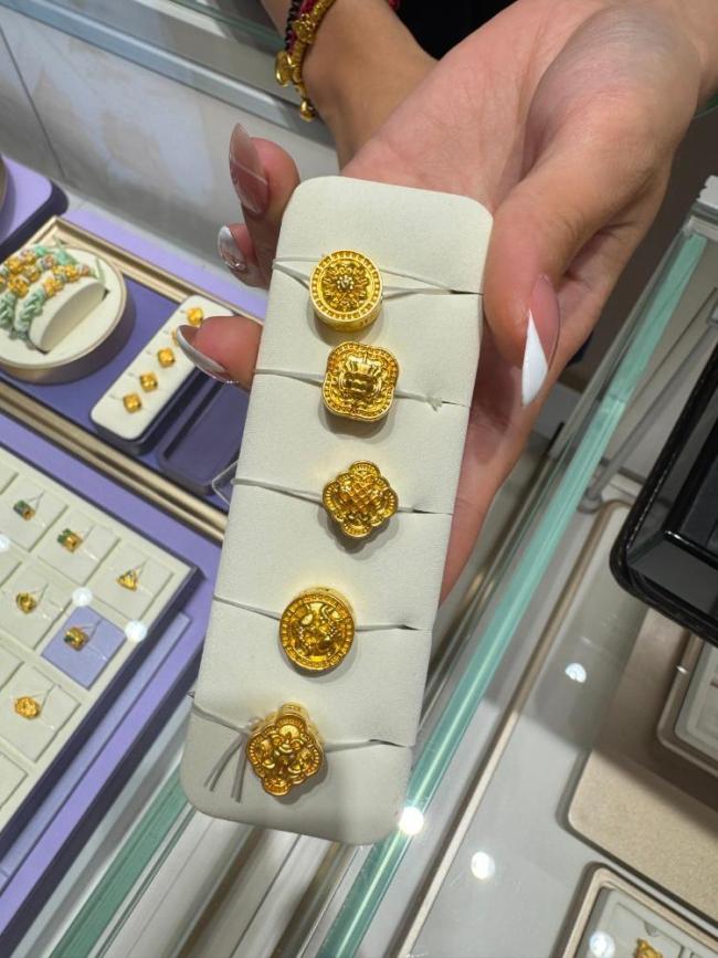 双十一有品牌金饰每克减120元 金价创历史新高