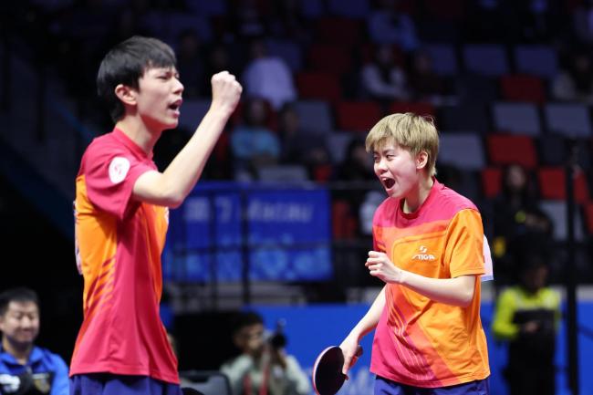 四川队夺得全运会乒乓球冠军 混双小将闪耀赛场