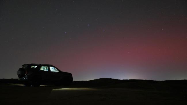 北京极光 肉眼可见的粉色绿光奇观