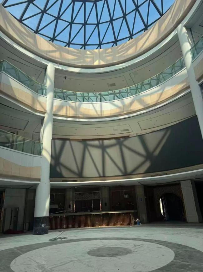 这些霸总富婆，救活郑州烂尾楼