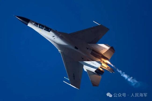 高清大图!沉浸式感受海军航空兵超燃训练现场