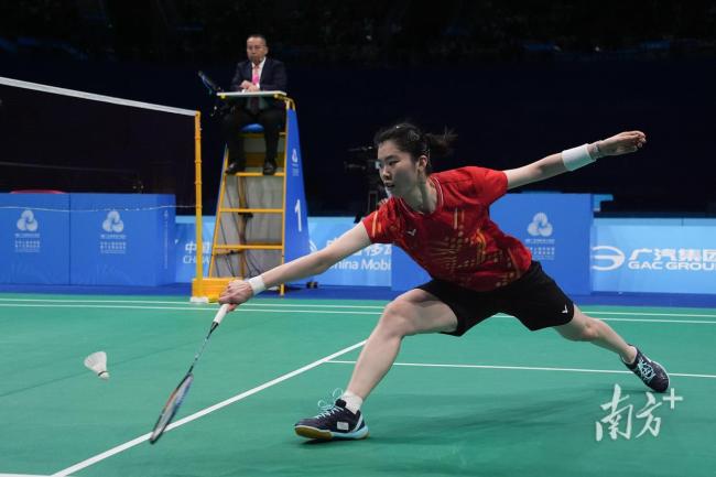 浙江羽毛球队女团3∶0夺金 国手竞技显实力