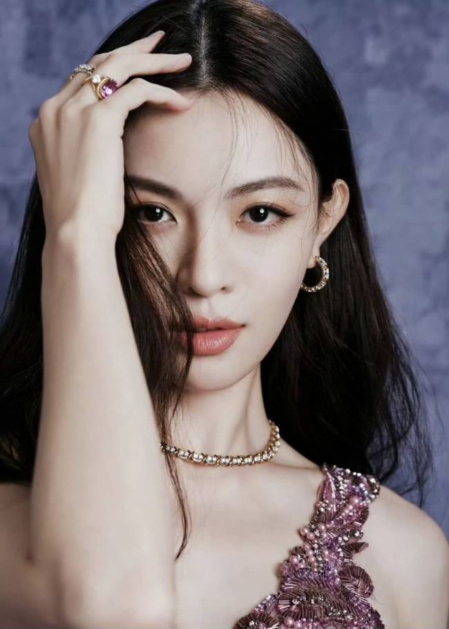 谢娜发文恭喜钟楚曦获奖 金鸡奖最佳女配角