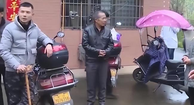 男子打赏主播19万感觉对不起父母 借贷追梦终成空