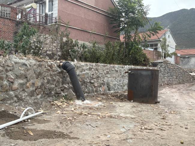 村民大肆盗采地下水单月耗电上万度 非法淘金产业链揭秘