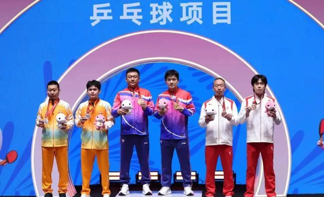 邓亚萍祝贺樊振东夺冠 实力超群