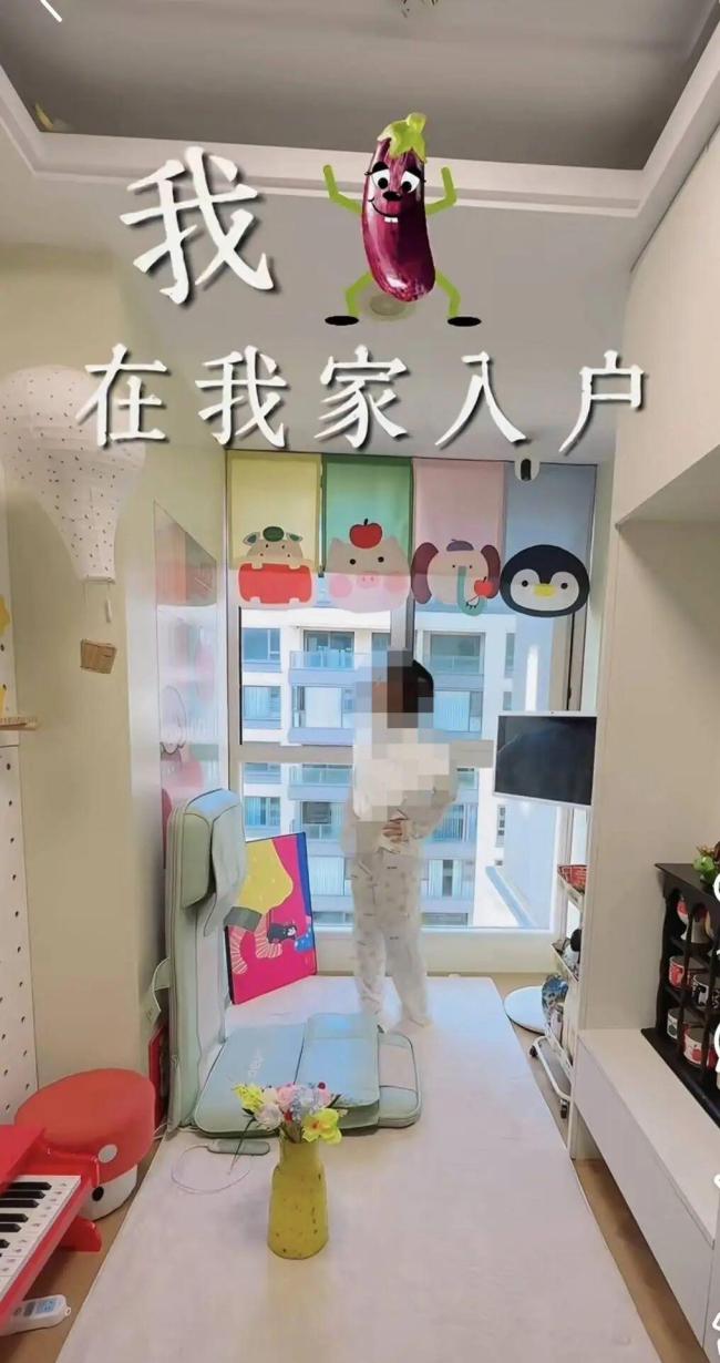女子爆改电梯厅，可以涮火锅看电影？ 公摊面积变身多功能空间