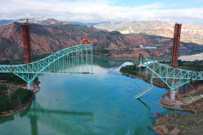 今年已经有三座特大桥接连垮塌 媒体：基建安全容不得“短命工程”