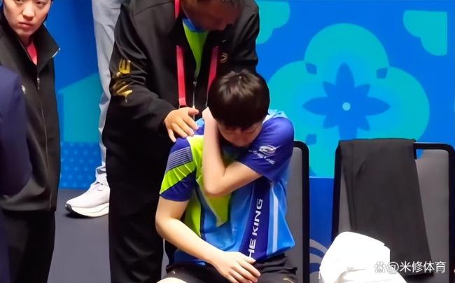 王曼昱缺阵女团半决赛 因伤缺席引发关注