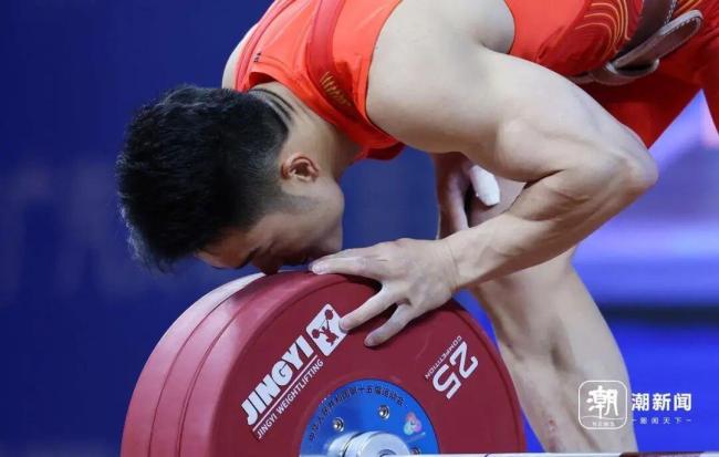 举重奥运冠军石智勇含泪退役 告别22年举重生涯