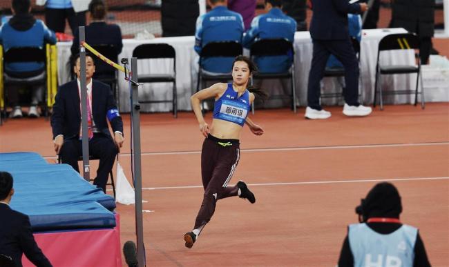 清华高颜值00后学霸全运会夺冠 从第八到冠军的华丽蜕变