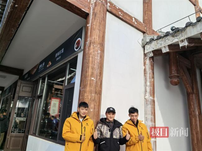 直击荒野求生选手见面会 粉丝热情高涨