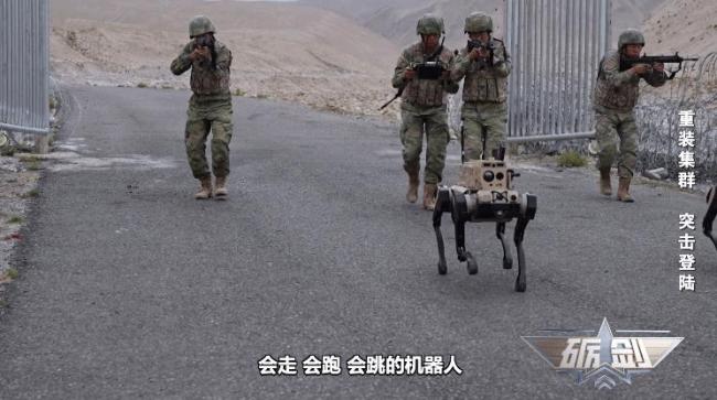 “无人军团”亮相解放军抢滩登陆演练 智能化作战新图景