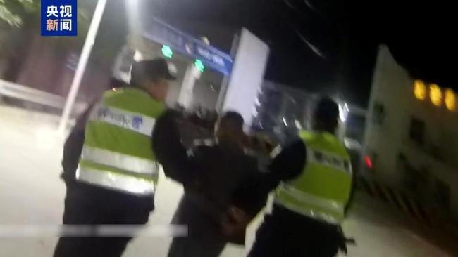 北京警方抓获诈骗嫌疑人：李某（男，59岁）自称博士毕业，可以改命消灾 奇门遁甲骗局败露