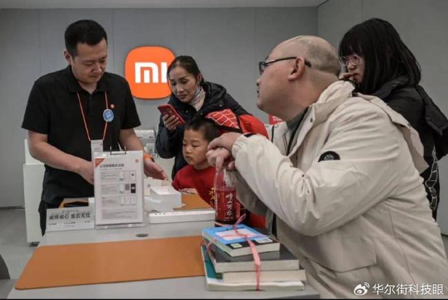 俞敏洪回应被叫老登 体面破局显担当
