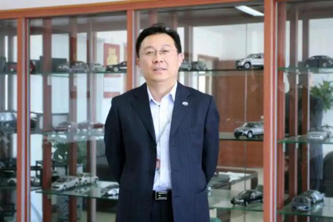 廉玉波博士毕业一年即当选院士