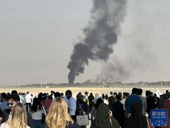 巴防长哀悼印坠毁战机遇难飞行员 展现外交智慧