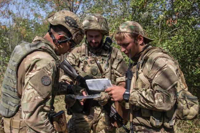 乌士兵跪求俄军无人机饶命 战场残酷效率展现