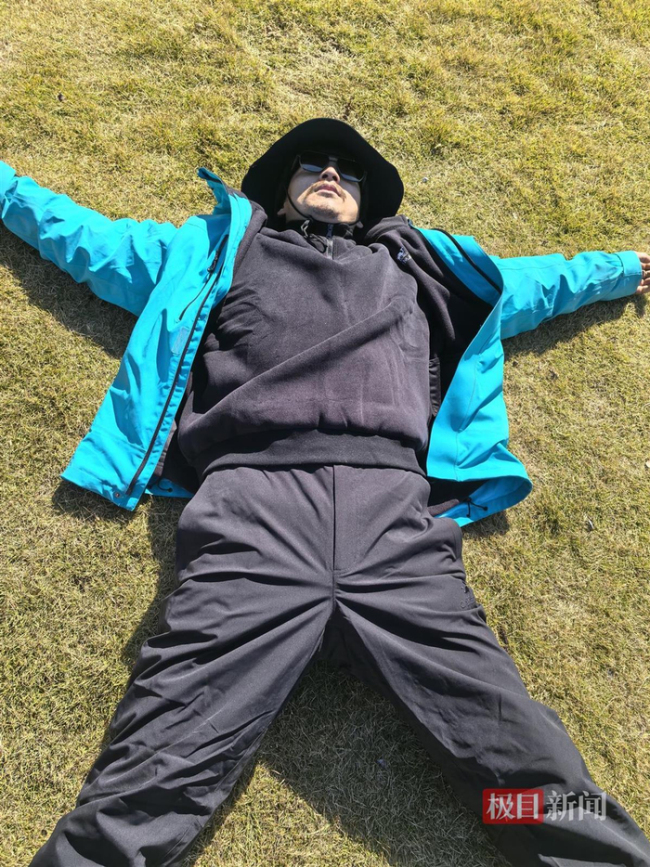 荒野求生选手文车车元气满满喊口号