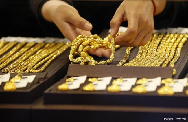 俄罗斯为何反向操作抛售黄金 财政压力下的无奈之举