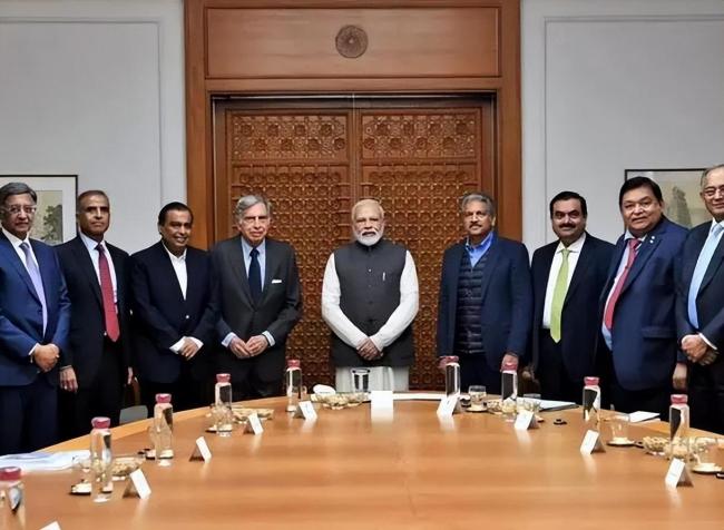 俄军迷如何看待印度光辉战机坠毁 飞行表演变悲剧