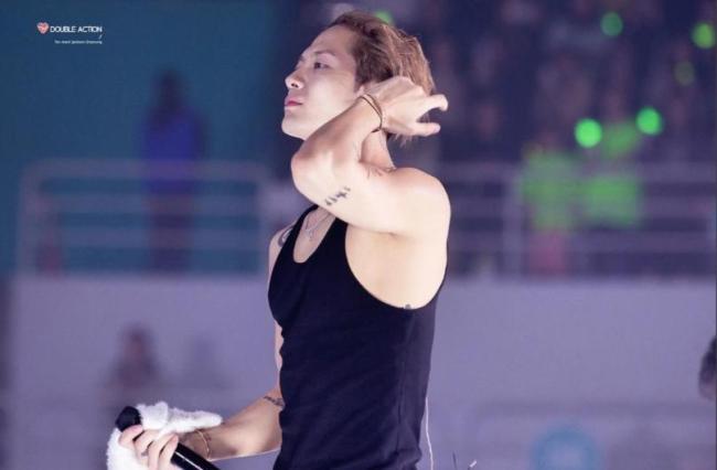 王嘉尔自曝曾想轻生 坦诚面对抑郁经历