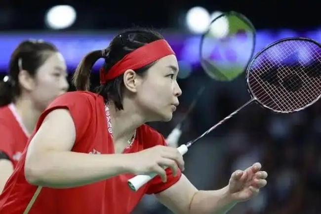 陳清晨完美謝幕:國(guó)羽現(xiàn)役多金王 女雙全滿貫 女雙混雙排名第一 傳奇落幕新篇章