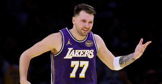 东契奇首节轰24分破湖人队史纪录