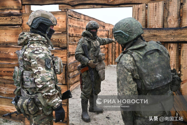 普京被耍了？特朗普态度大变，俄军敢死队攻入胡里艾博勒市 停战协议生变