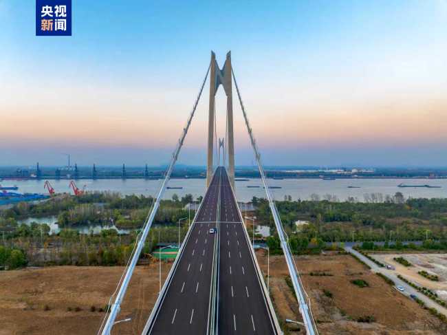 南京新生圩長江大橋今天通車