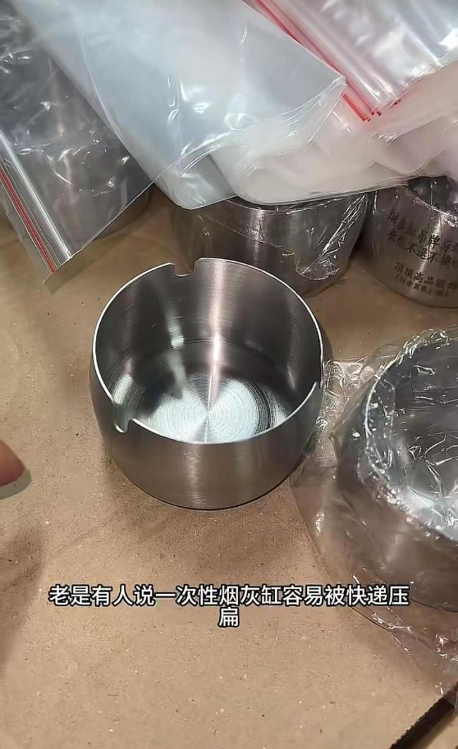 厂家称巨型吊牌销量翻了十几倍 创意应对恶意退货