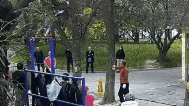 六旬老人在单杠上连做14个大回环,突发心梗离世