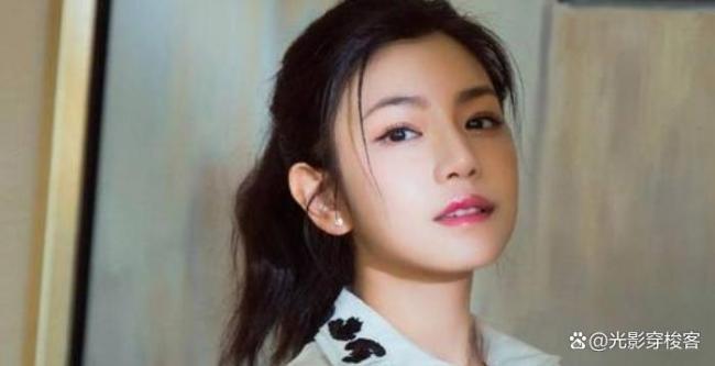 狙击蝴蝶定档 离异姐姐×资助少年未播先火