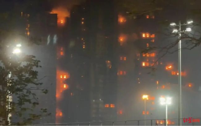 香港72岁老人讲述火灾逃生经过