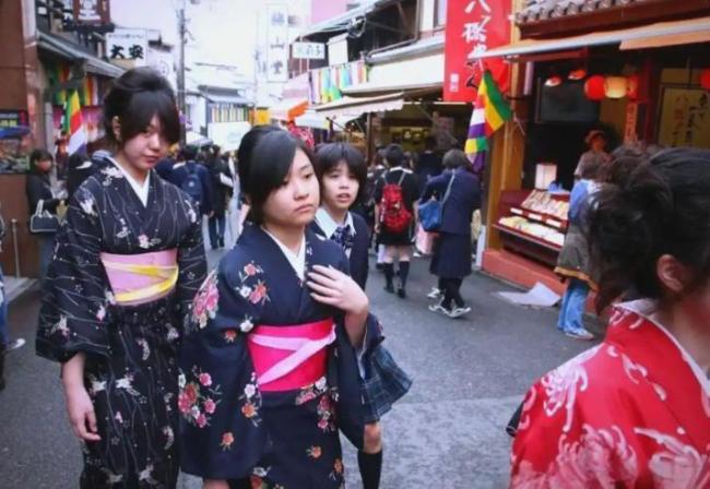 上海数万日本人何去何从?中方立场明确,已有答案 生活如常未受影响