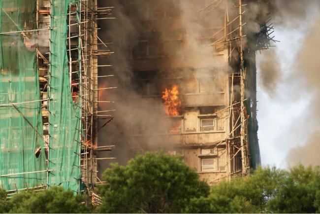 香港火灾地宏福苑居民发声 安全监管亟待加强