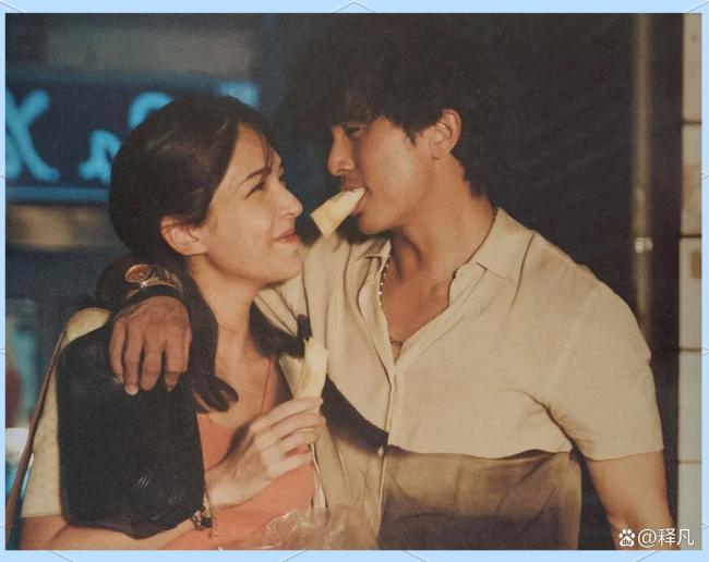 许玮甯亲完邱泽擦掉口红印 甜蜜互动引热议