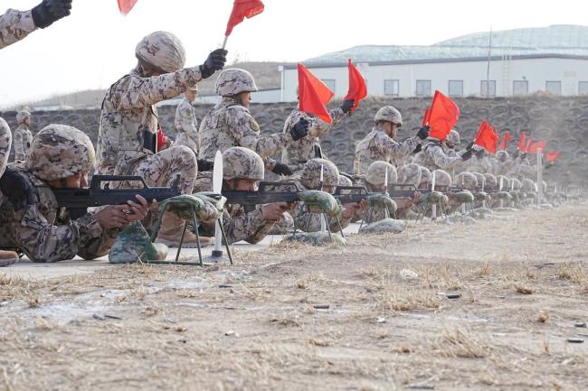 武警北京总队：新兵实弹考核传捷报 14名新兵满环佳绩