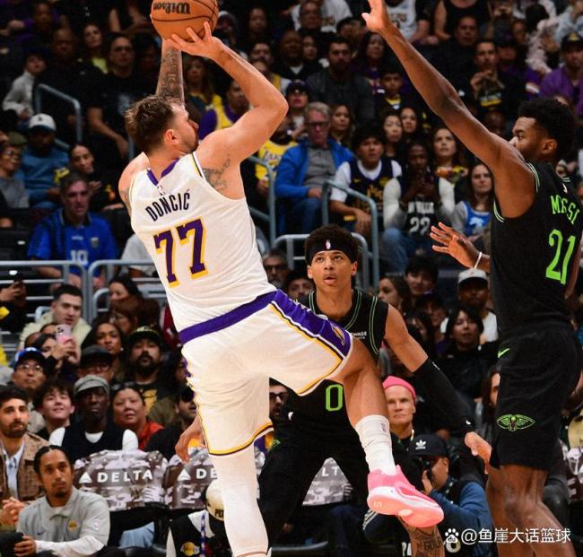 湖人7连胜背后的关键力量,里夫斯高效表现引领球队胜利,独揽33分壮举