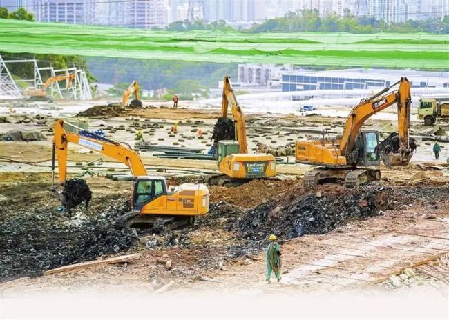 深圳开挖巨型垃圾山 垃圾“清仓”!