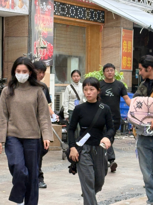 致我那菜市场的白月光 张婧仪陈靖可领衔主演