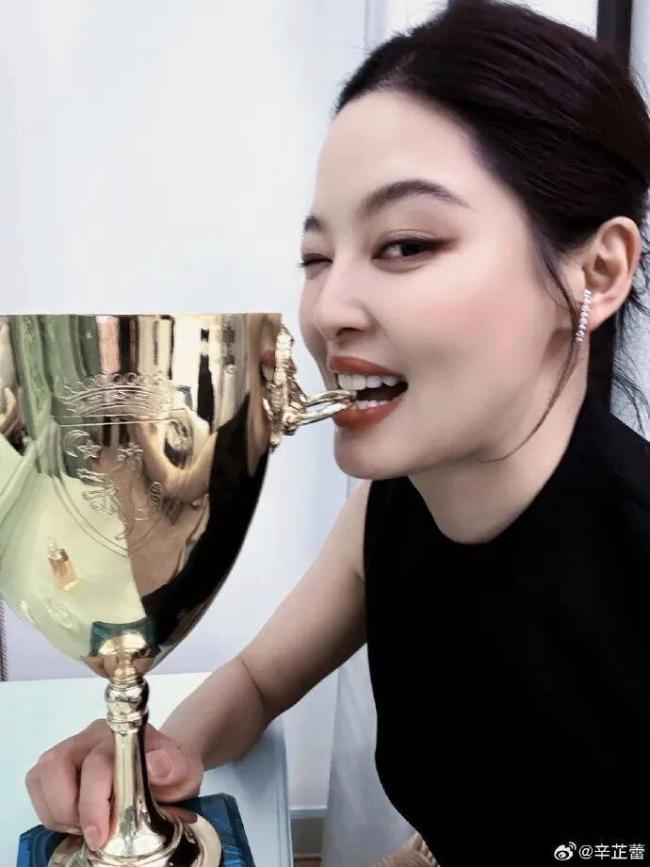 郝蕾回应“内涵”辛芷蕾：是个乌龙；评审机制复杂引发讨论