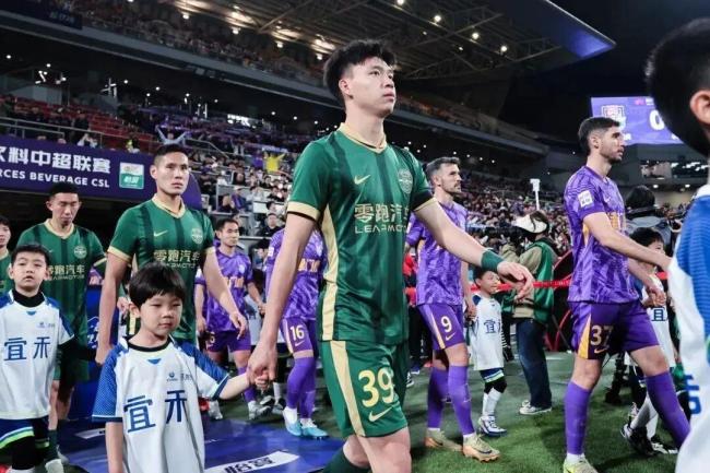 新人上位!中超年轻化趋势显著,U23政策保护下的崛起与U21主动抢位的挑战