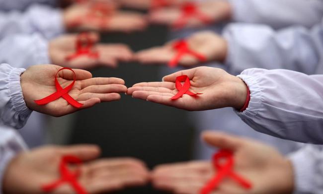大三男生网络交友3个月感染艾滋病 年轻人群需警惕