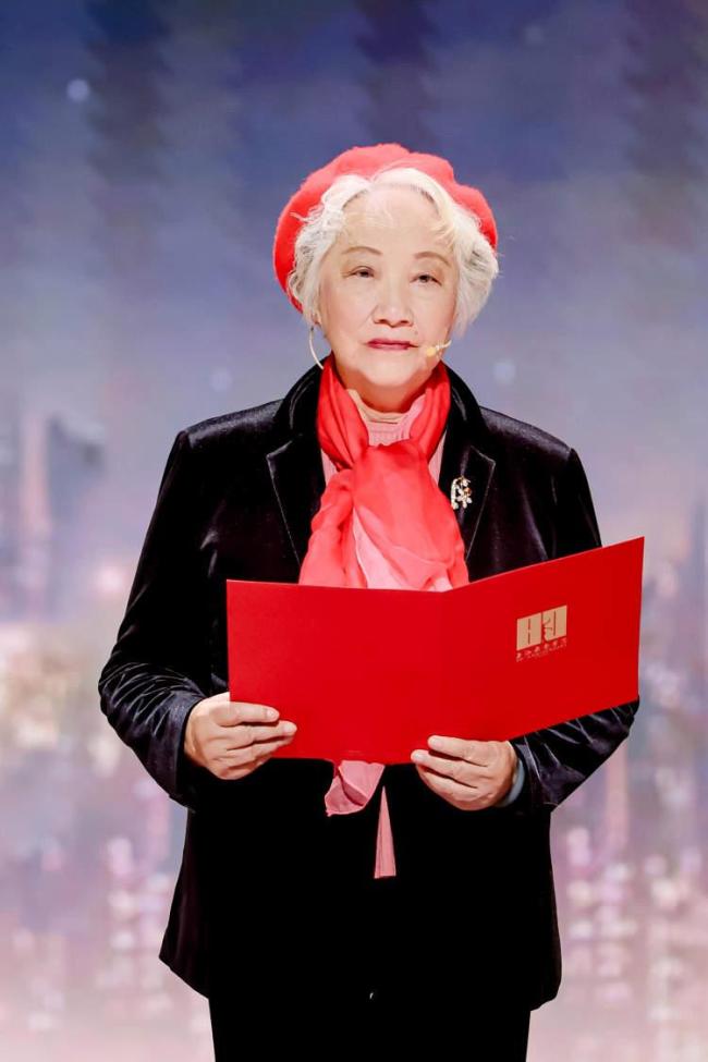 上戏建校80周年，马伊琍雷佳音回母校同台朗诵，于和伟作为毕业生代表发言 艺术薪火相传