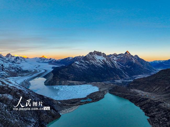 西藏八宿：來古冰川冬景