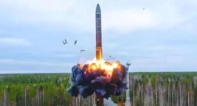 学者:俄罗斯一月四遭重创 导弹试射失败引发关注