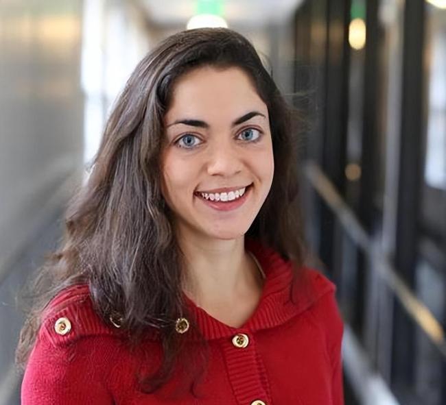 马斯克伴侣都利斯是半个印度东说念主 多元文化布景引热心