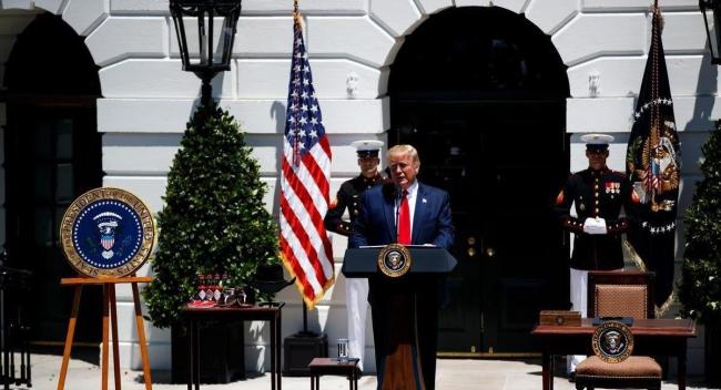 特朗普对移民发出新威胁直接飙脏话 感恩节彻底发飙