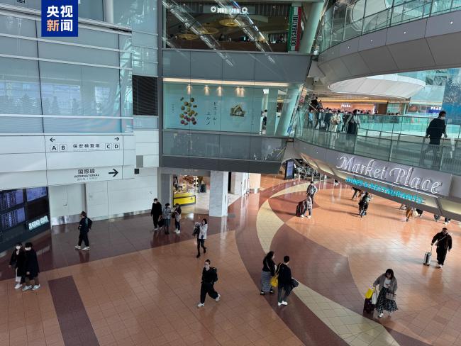 日本一波音客机空中发生故障